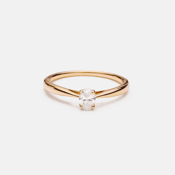 Lab grown Oval solitair 14k gold