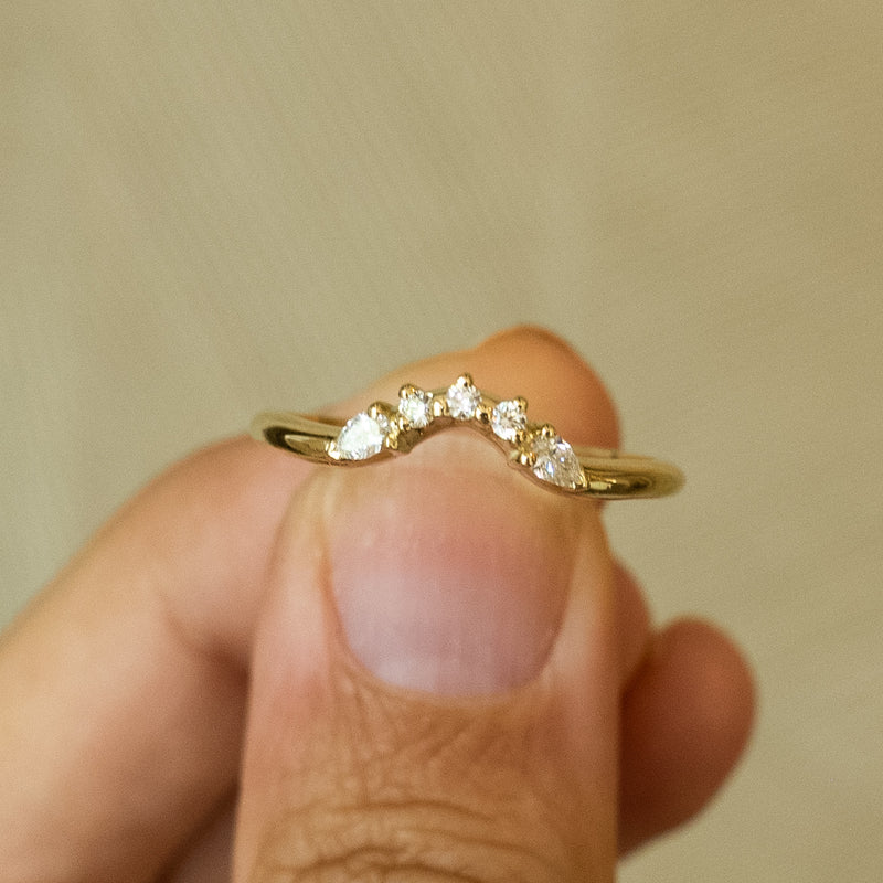 Iza huggy band 14k gold half round ring