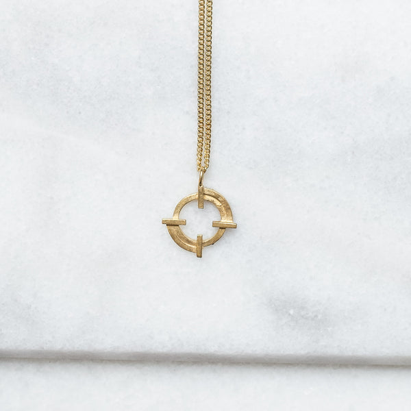 minimalistic necklace with pendant