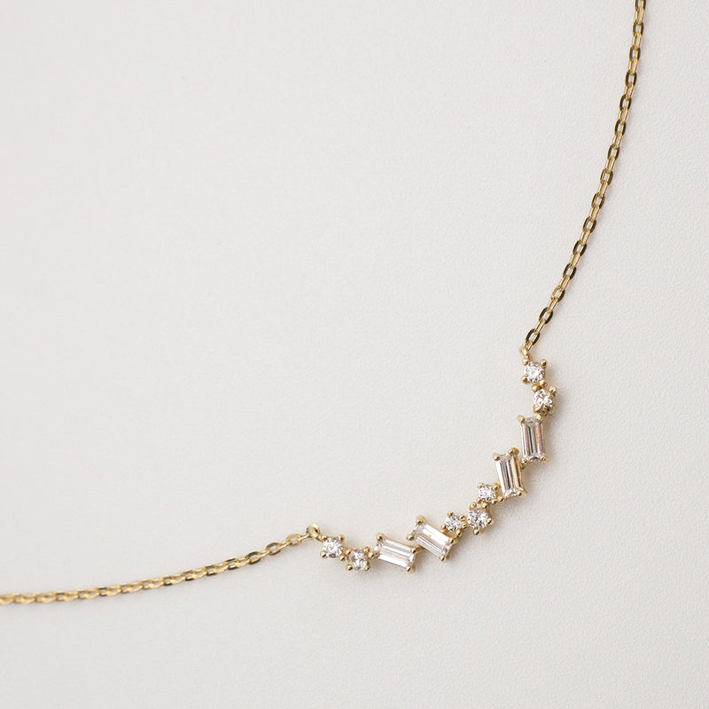 Zirconia necklace 9 carat