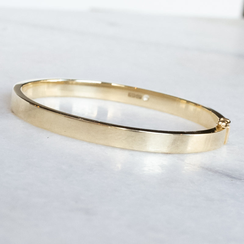 Handmade by HeirloomEnvy - Hand ring bracelet - hand chain ring delicate 14k  gold filled chain hand bracelet – HarperCrown